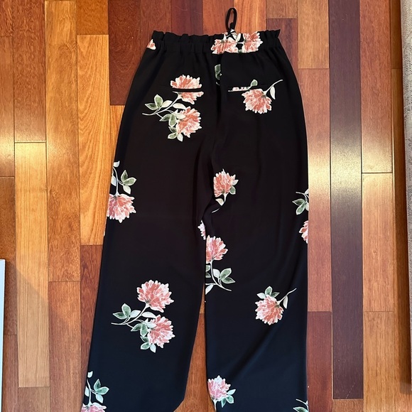 Dynamite | Black and pink floral wise leg pants size large - Picture 2 of 6